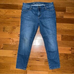Old Navy super skinny jeans size 14 women’s
